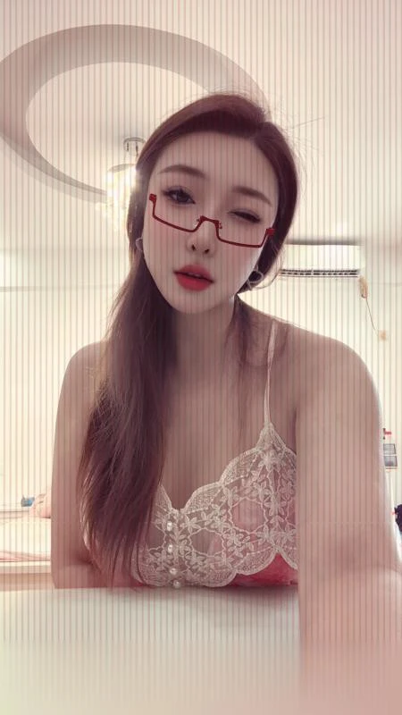 颜值御姐雯宝生活照(2)