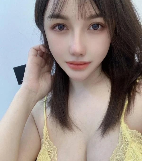 妮娜生活照(3)