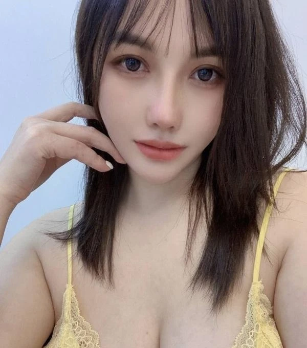 妮娜生活照(4)