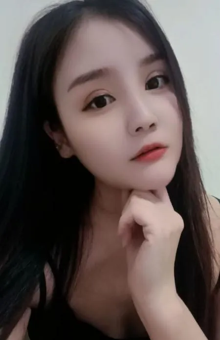 依依
