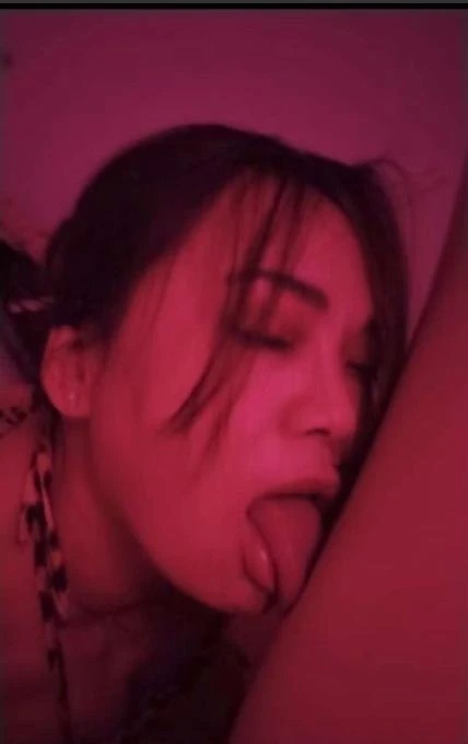 深喉姐生活照(1)